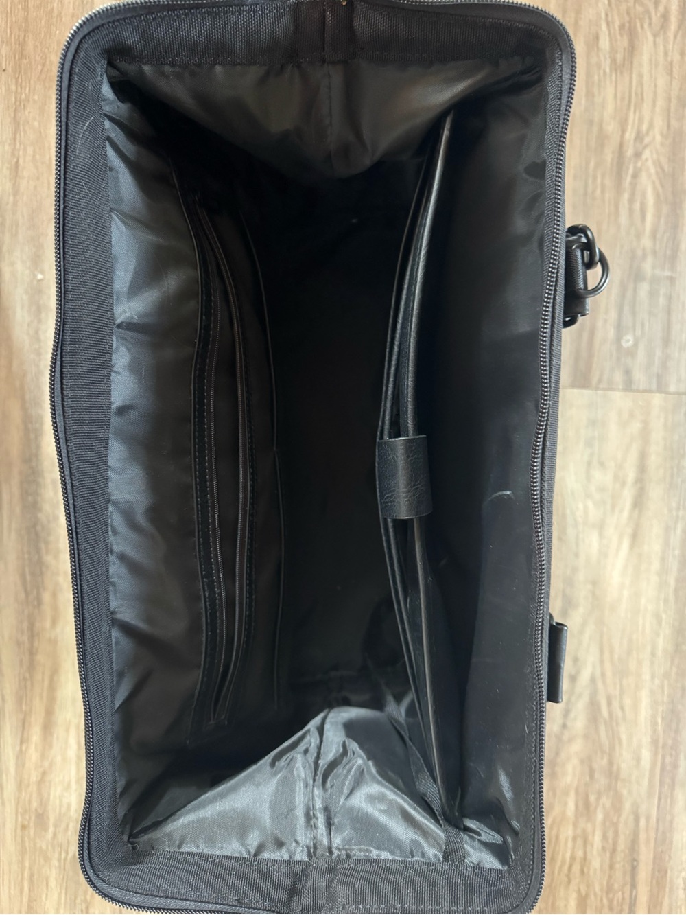 Beis Mini Weekender bag - Picture 3 of 4